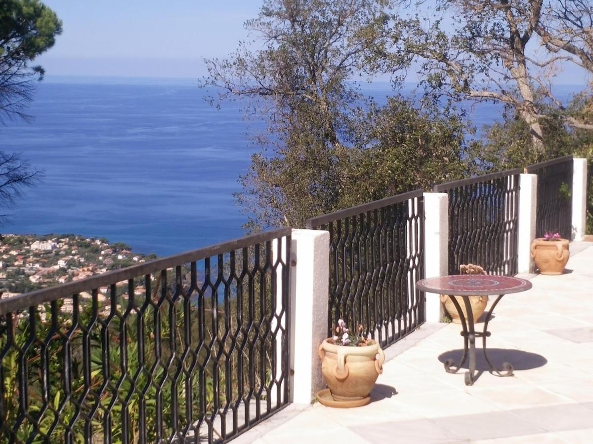 Incantevole Villa Con Vista Mozzafiato Чефалу Экстерьер фото