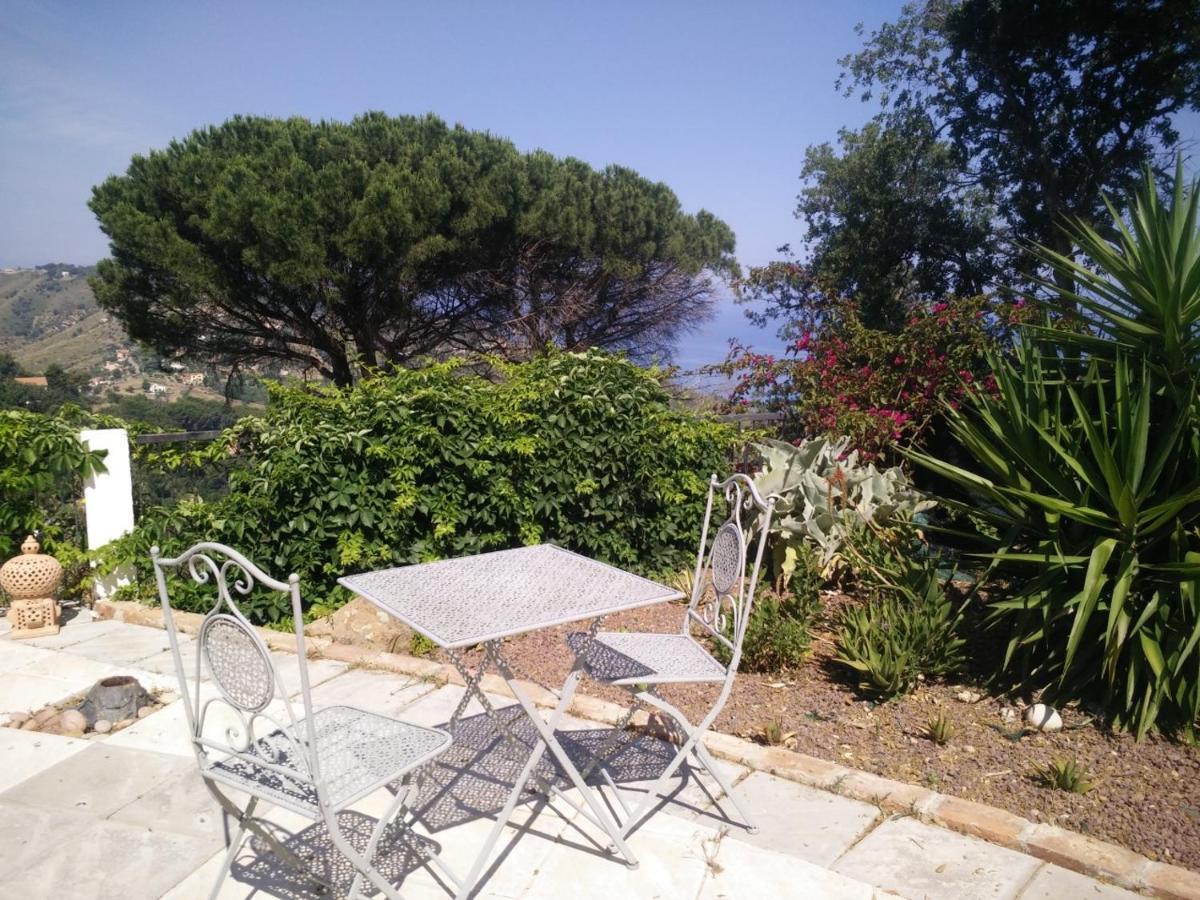Incantevole Villa Con Vista Mozzafiato Чефалу Экстерьер фото